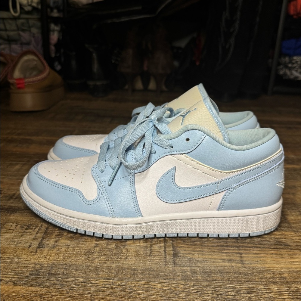 Nike Air Jordan 1 Low in Ice Blue